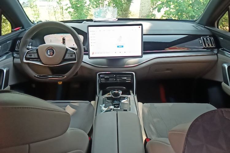 Used BYD Tang New Energy 2024 DM-i Glory Edition 112KM Flagship Model Center Console