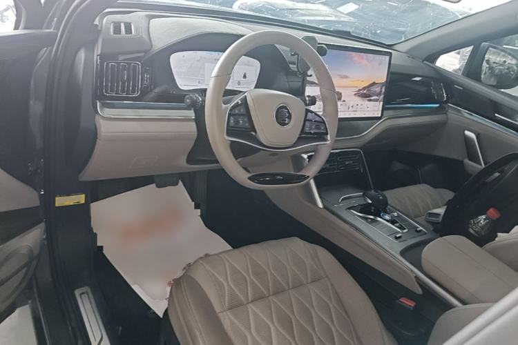 Used BYD Tang New Energy 2024 DM-i Glory Edition 112KM Prestige Model Center Console