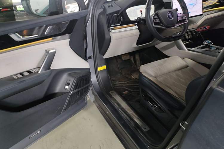 Used BYD Tang New Energy 2024 EV Glory Edition 730KM Premium Model Driver Seat