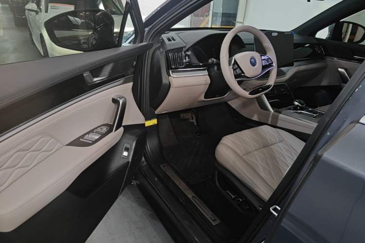 Used BYD Tang New Energy 2024 DM-i Glory Edition 112KM Prestige Model Driver Seat