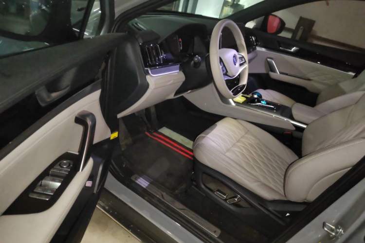 Used BYD Tang New Energy 2024 DM-i Glory Edition 112KM Prestige Model Driver Seat