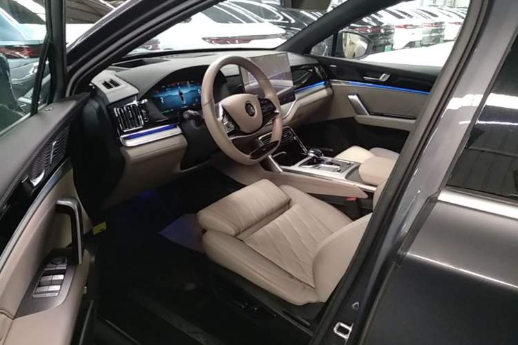 Used BYD Tang New Energy 2024 DM-i Glory Edition 200KM Flagship Model Driver Seat