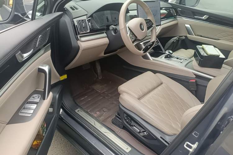 Used BYD Tang New Energy 2024 DM-i Glory Edition 112KM Flagship Model Driver Seat