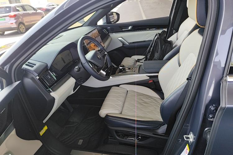 Used BYD Tang New Energy 2024 EV Champion Edition 635 km All-Wheel-Drive Flagship Model Driver Seat