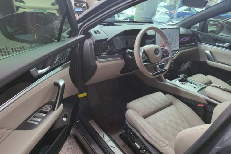 Used BYD Tang New Energy 2024 DM-p Champion Edition 215 km All-Wheel-Drive Flagship Model Driver Seat