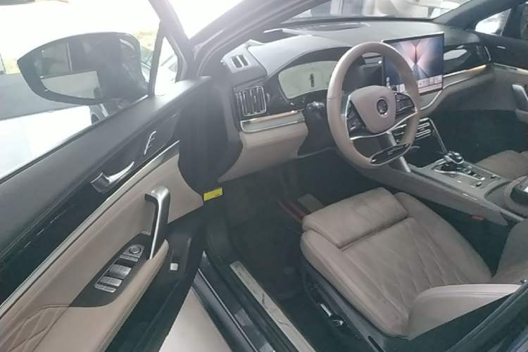 Used BYD Tang New Energy 2024 DM-i Glory Edition 112KM Flagship Model Driver Seat
