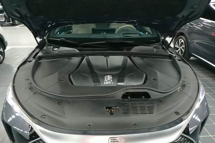 Used BYD Tang New Energy 2024 DM-i Glory Edition 112KM Flagship Model Engine Bay