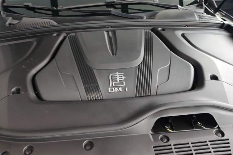 Used BYD Tang New Energy 2024 DM-i Glory Edition 112KM Prestige Model Engine Bay