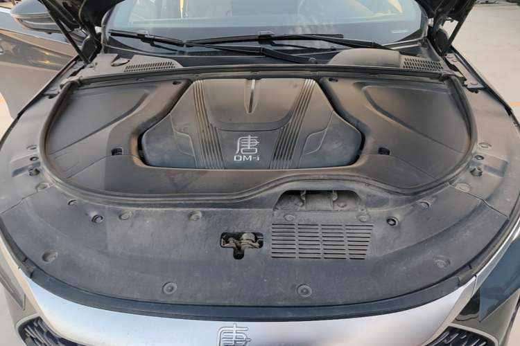 Used BYD Tang New Energy 2024 DM-i Glory Edition 112KM Prestige Model Engine Bay