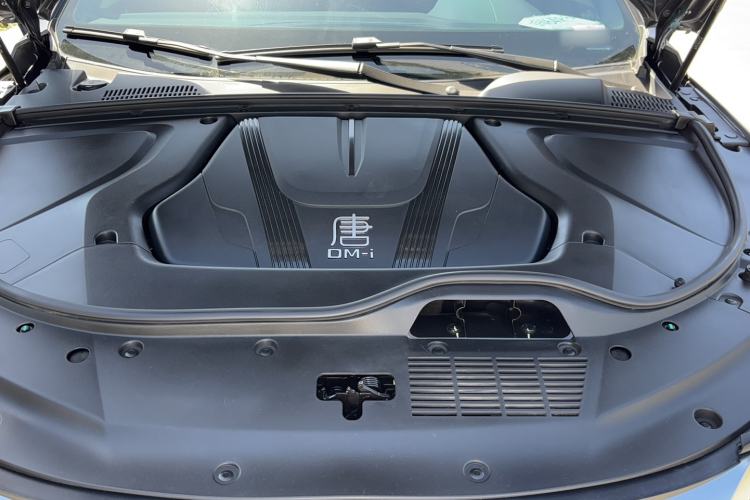 Used BYD Tang New Energy 2024 DM-i Glory Edition 112KM Prestige Model Engine Bay