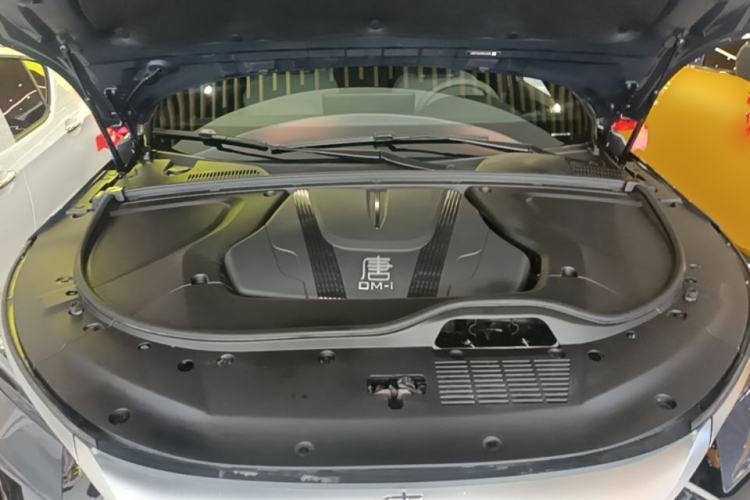 Used BYD Tang New Energy 2024 DM-i Glory Edition 112KM Prestige Model Engine Bay