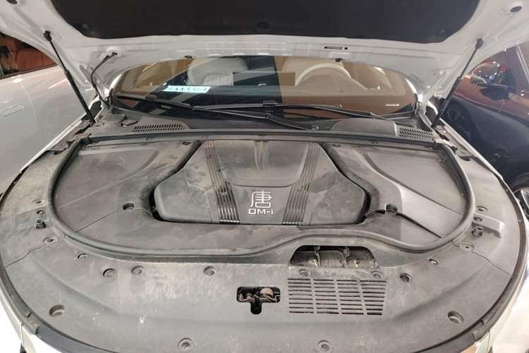 Used BYD Tang New Energy 2024 DM-i Glory Edition 112KM Prestige Model Engine Bay