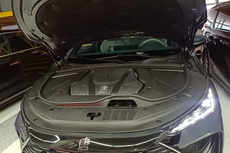 Used BYD Tang New Energy 2024 DM-i Glory Edition 112KM Prestige Model Engine Bay