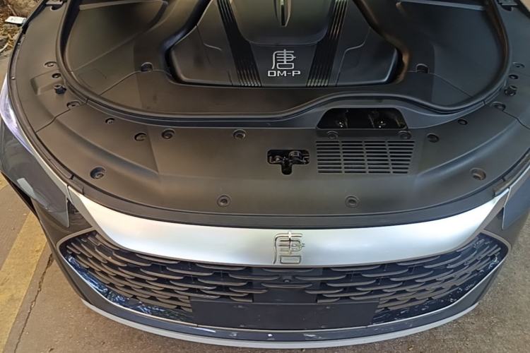 Used BYD Tang New Energy 2024 DM-p Champion Edition 215 km All-Wheel-Drive Flagship Model Engine Bay