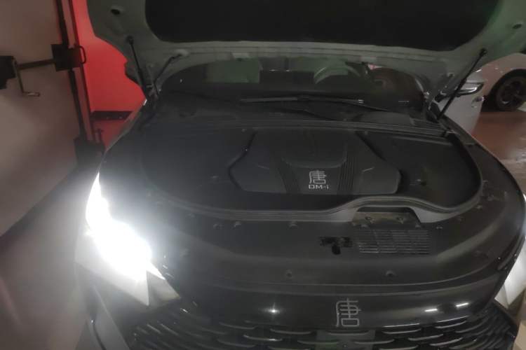 Used BYD Tang New Energy 2024 DM-i Glory Edition 112KM Prestige Model Engine Bay Right