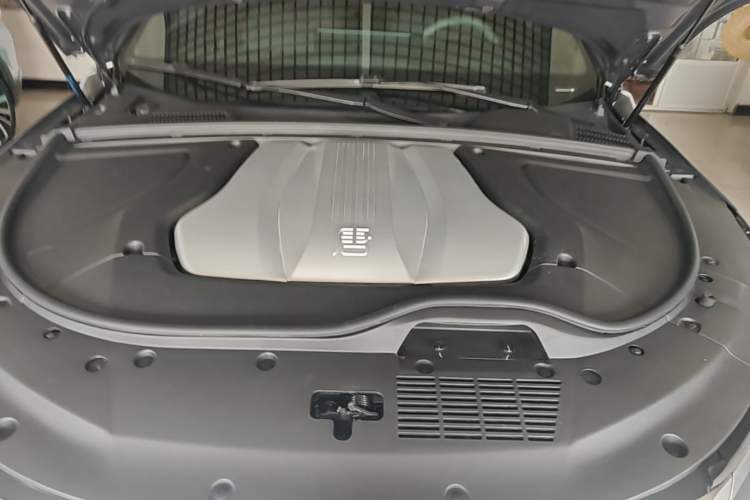 Used BYD Tang New Energy 2024 EV Champion Edition 600KM Deluxe Model Engine Bay