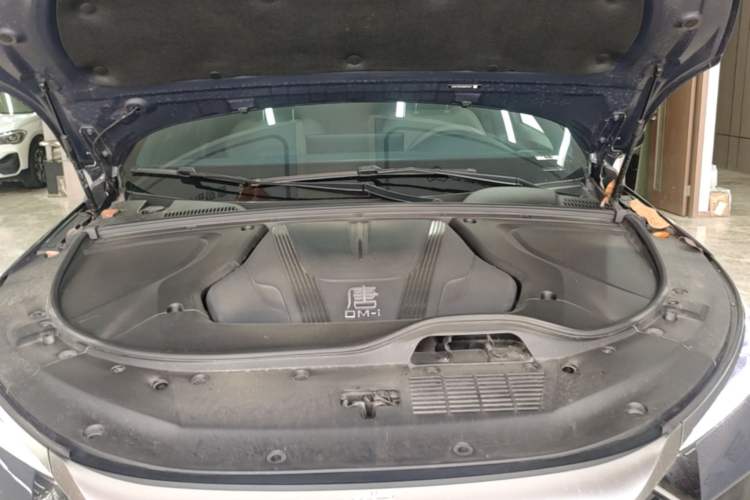 Used BYD Tang New Energy 2024 DM-i Glory Edition 112KM Prestige Model Engine Bay