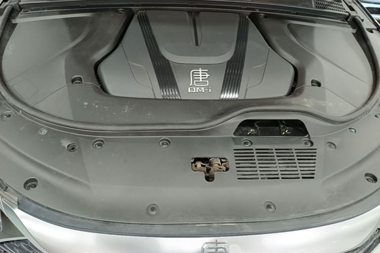 Used BYD Tang New Energy 2024 DM-i Glory Edition 112KM Prestige Model Engine Bay