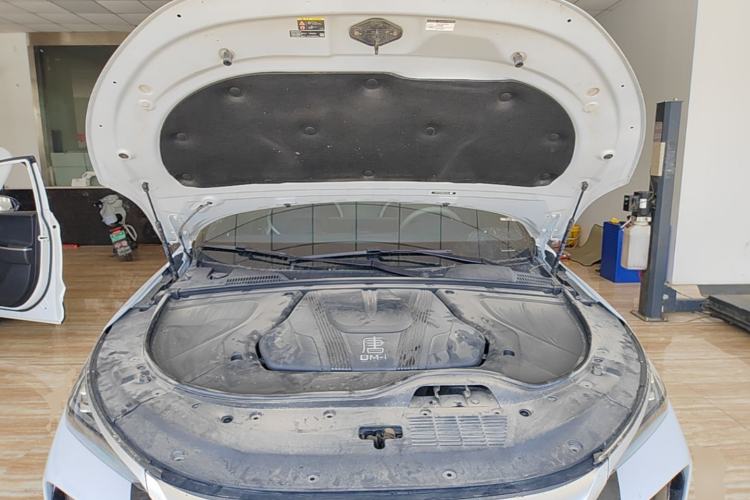 Used BYD Tang New Energy 2024 DM-i Glory Edition 112KM Prestige Model Engine Bay