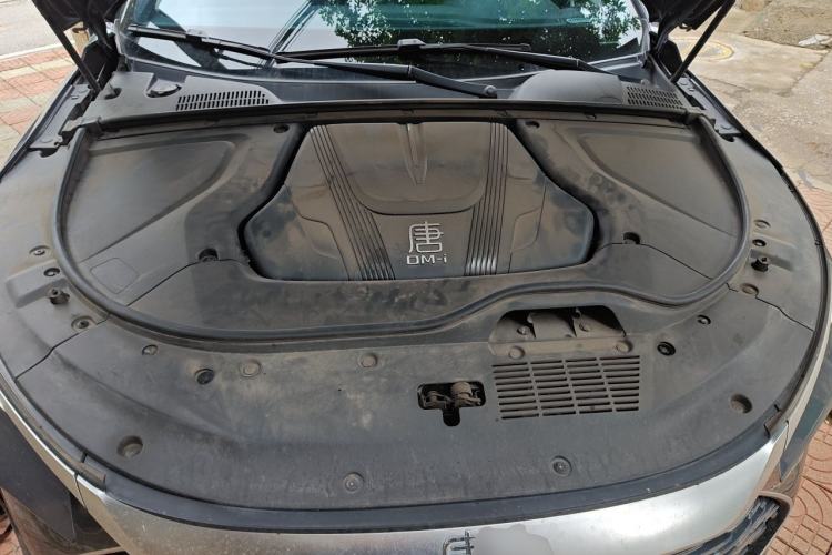 Used BYD Tang New Energy 2024 DM-i Glory Edition 112KM Prestige Model Engine Bay