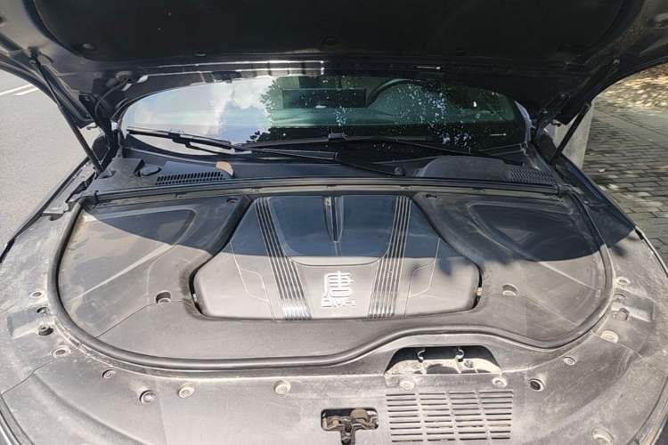 Used BYD Tang New Energy 2024 DM-i Glory Edition 112KM Prestige Model Engine Bay