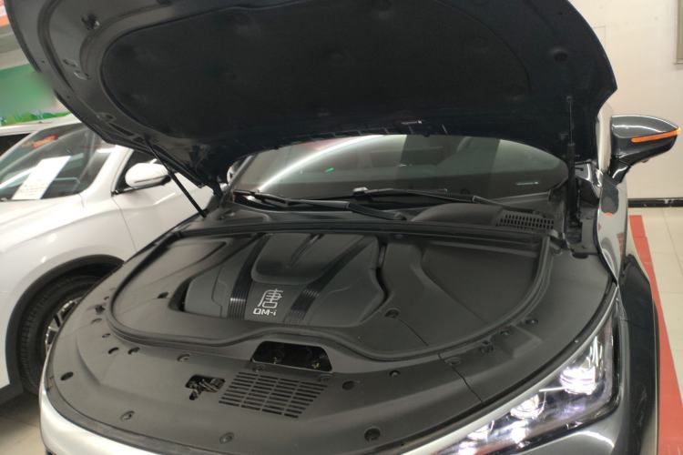 Used BYD Tang New Energy 2024 DM-i Glory Edition 112KM Prestige Model Engine Bay