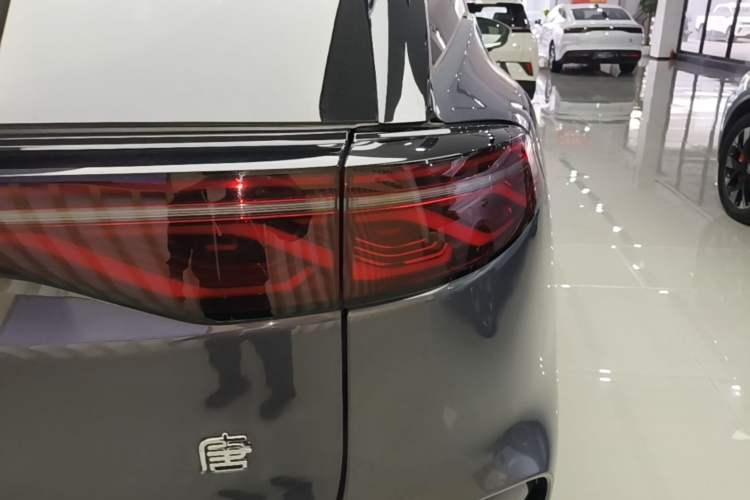 Used BYD Tang New Energy 2024 DM-i Glory Edition 112KM Flagship Model Exterior 3
