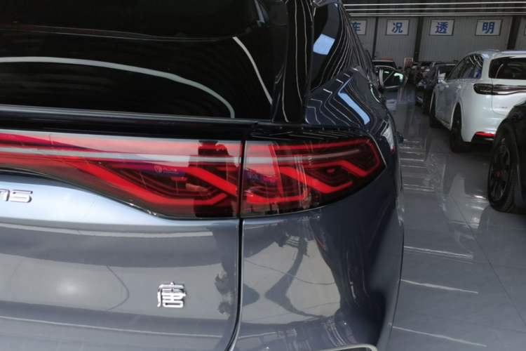 Used BYD Tang New Energy 2024 DM-i Glory Edition 112KM Prestige Model Exterior 3