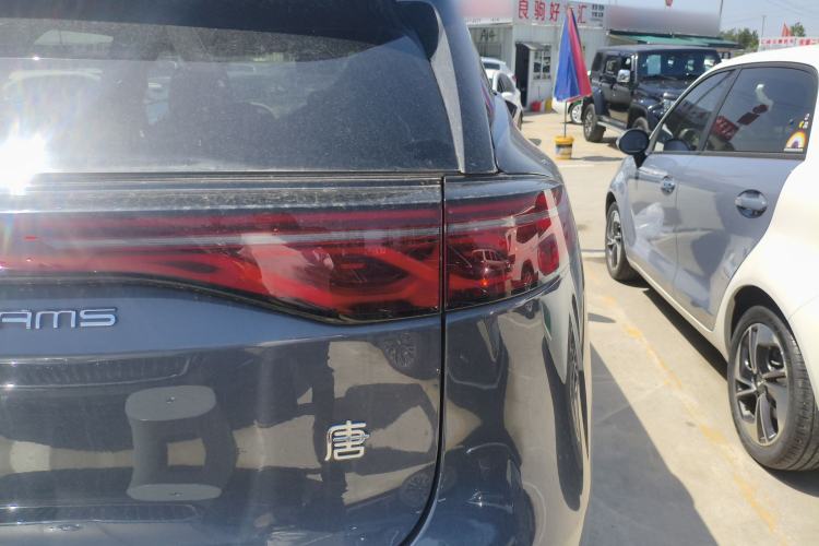 Used BYD Tang New Energy 2024 EV Champion Edition 730KM Deluxe Model Exterior 3