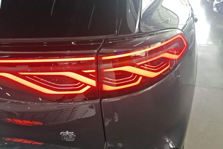 Used BYD Tang New Energy 2024 DM-i Glory Edition 112KM Prestige Model Exterior 3