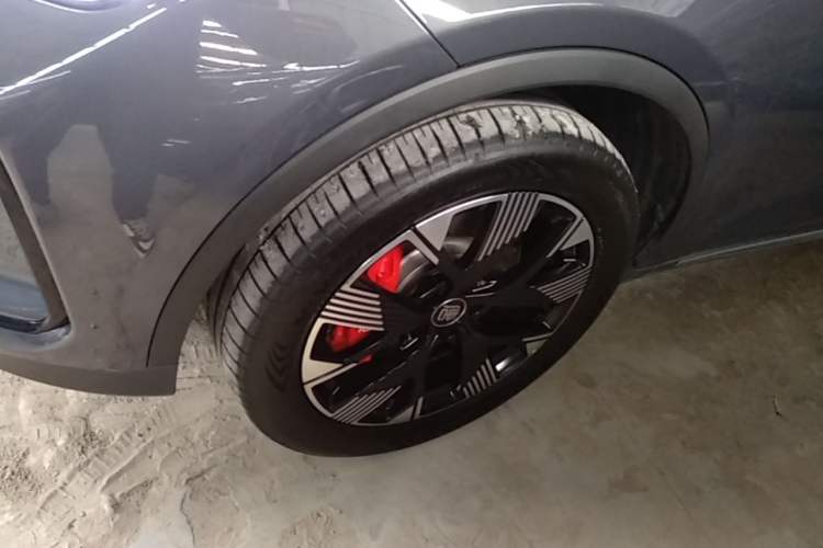 Used BYD Tang New Energy 2024 DM-i Glory Edition 200KM Flagship Model Exterior 4