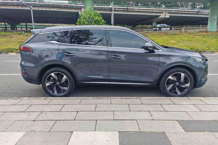 Used BYD Tang New Energy 2024 DM-i Glory Edition 112KM Prestige Model Exterior 6
