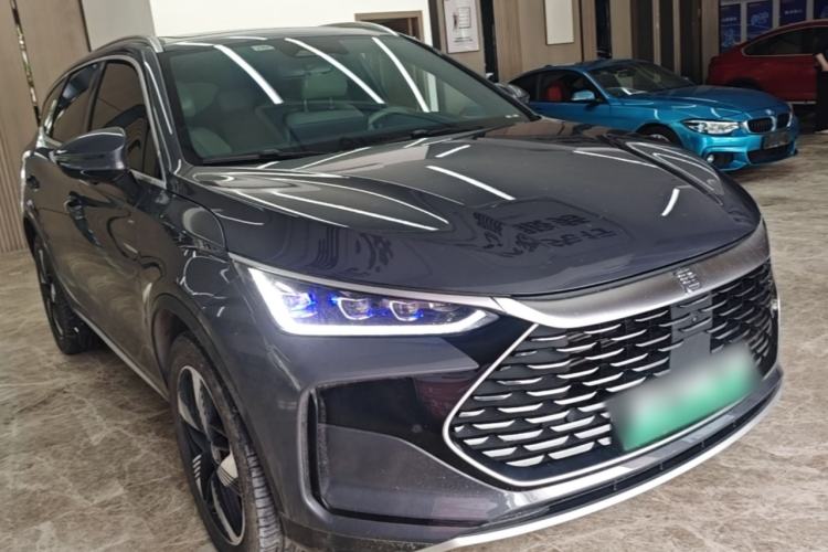 Used BYD Tang New Energy 2024 DM-i Glory Edition 112KM Prestige Model Front Right 45 Deg