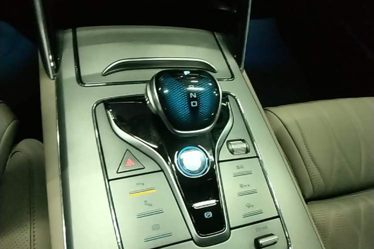 Used BYD Tang New Energy 2024 DM-i Glory Edition 112KM Flagship Model Gear Lever