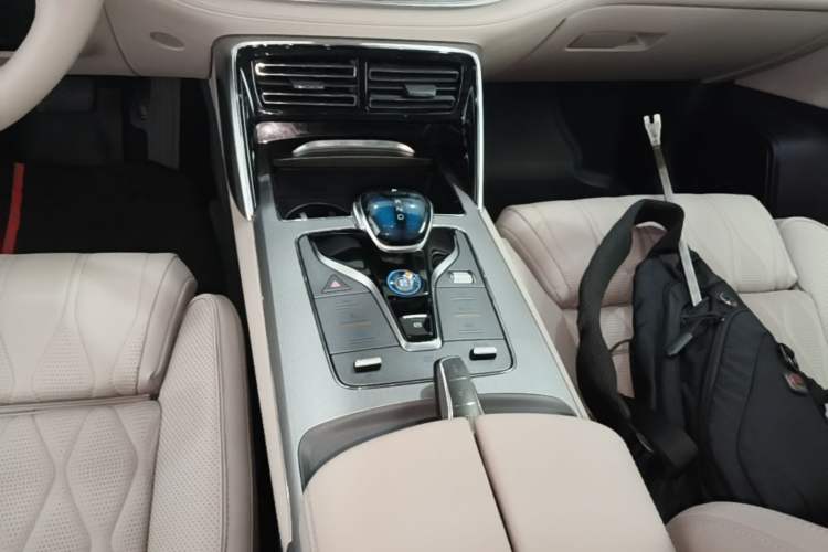 Used BYD Tang New Energy 2024 DM-i Glory Edition 112KM Flagship Model Gear Lever
