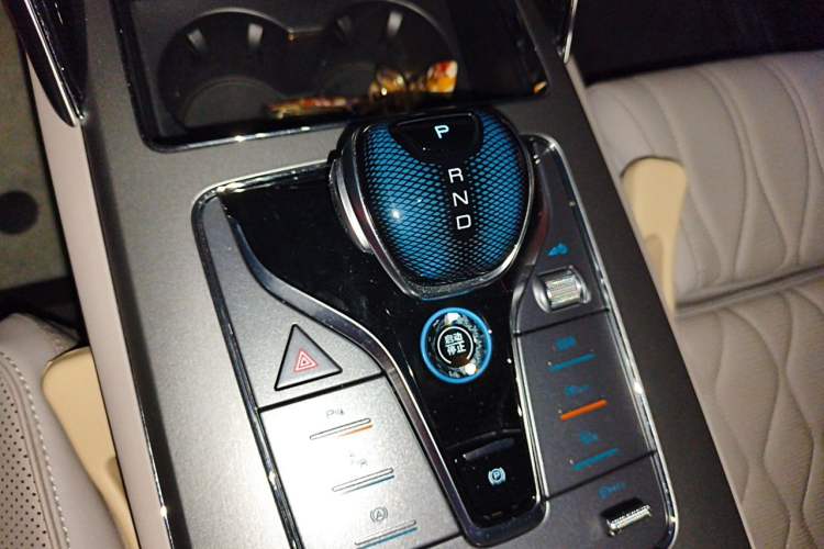 Used BYD Tang New Energy 2024 DM-i Glory Edition 112KM Flagship Model Gear Lever