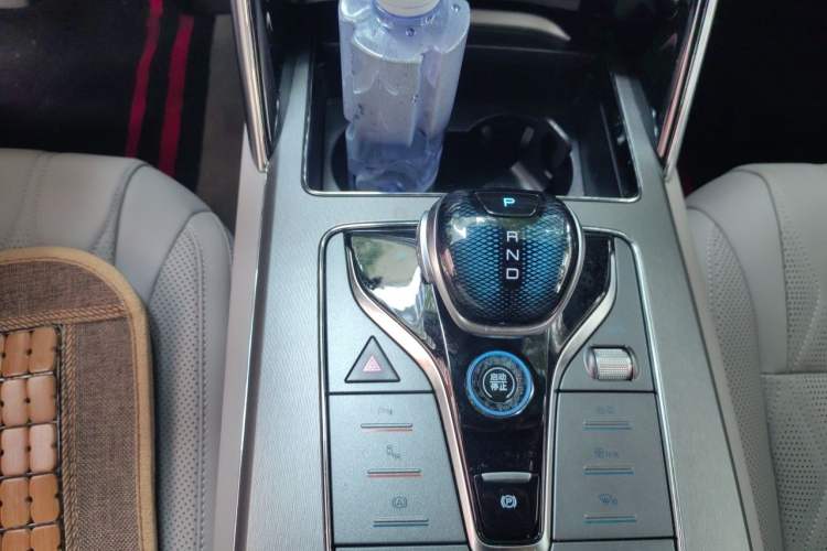 Used BYD Tang New Energy 2024 DM-i Glory Edition 112KM Prestige Model Gear Lever