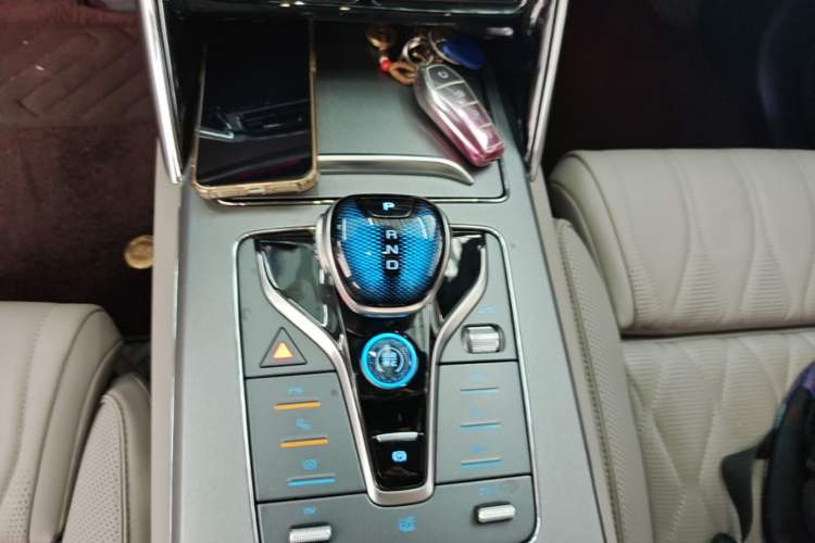Used BYD Tang New Energy 2024 DM-i Glory Edition 112KM Flagship Model Gear Lever