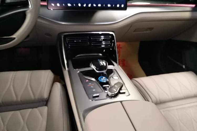Used BYD Tang New Energy 2024 DM-i Glory Edition 200KM Flagship Model Gear Lever