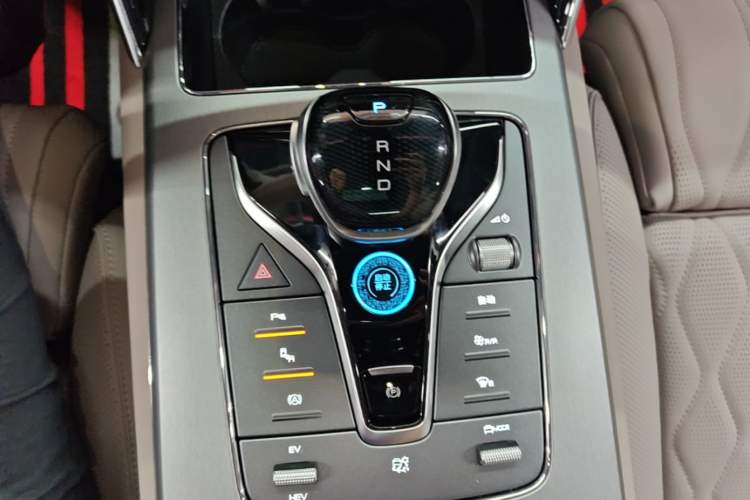 Used BYD Tang New Energy 2024 DM-i Glory Edition 200KM Flagship Model Gear Lever