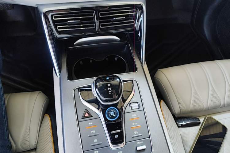 Used BYD Tang New Energy 2024 EV Champion Edition 635 km All-Wheel-Drive Flagship Model Gear Lever