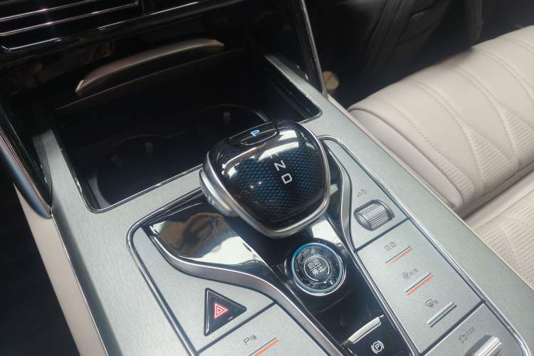 Used BYD Tang New Energy 2024 DM-p Champion Edition 215 km All-Wheel-Drive Flagship Model Gear Lever