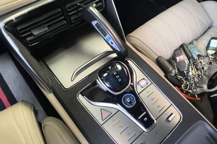 Used BYD Tang New Energy 2024 DM-i Glory Edition 112KM Flagship Model Gear Lever