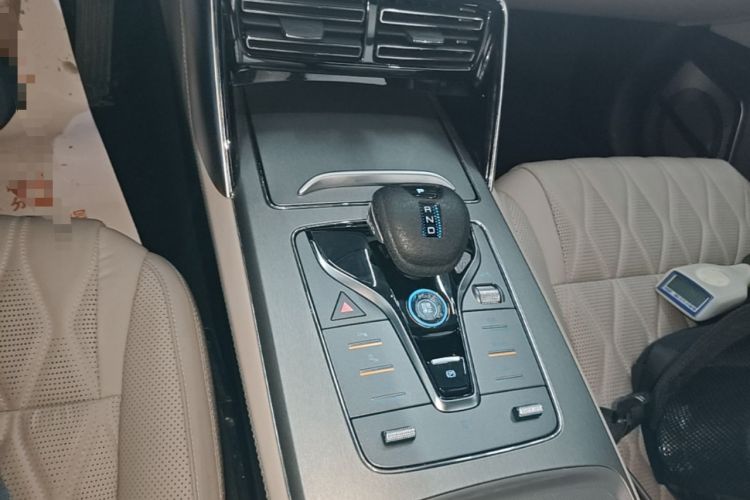 Used BYD Tang New Energy 2024 DM-i Glory Edition 112KM Prestige Model Gear Lever