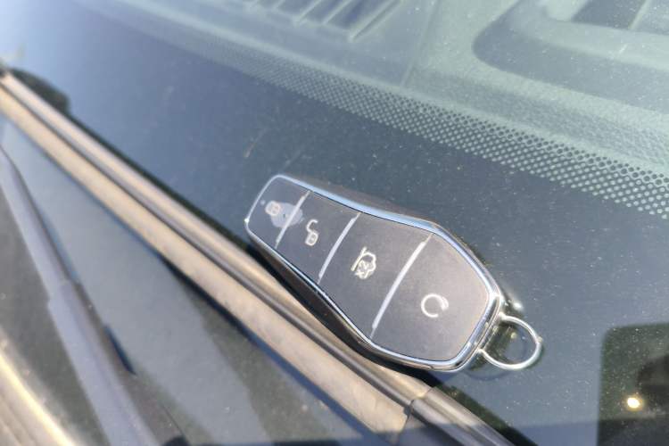 Used BYD Tang New Energy 2024 EV Champion Edition 730KM Deluxe Model Interior 1