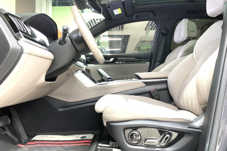 Used BYD Tang New Energy 2024 DM-p Champion Edition 215 km All-Wheel-Drive Flagship Model Interior 2