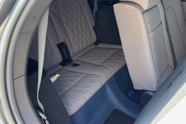 Used BYD Tang New Energy 2024 DM-i Glory Edition 112KM Prestige Model Interior 2