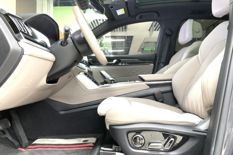 Used BYD Tang New Energy 2024 DM-p Champion Edition 215 km All-Wheel-Drive Flagship Model Interior 2