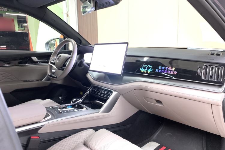 Used BYD Tang New Energy 2024 DM-p Champion Edition 215 km All-Wheel-Drive Flagship Model Interior 3