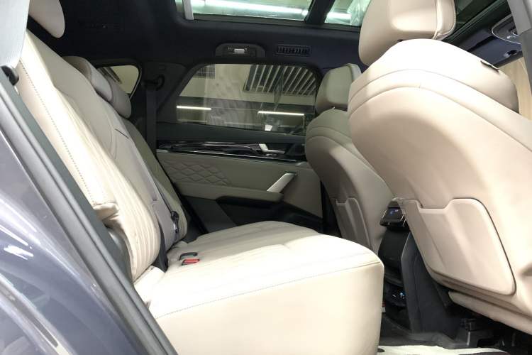 Used BYD Tang New Energy 2024 DM-p Champion Edition 215 km All-Wheel-Drive Flagship Model Interior 5
